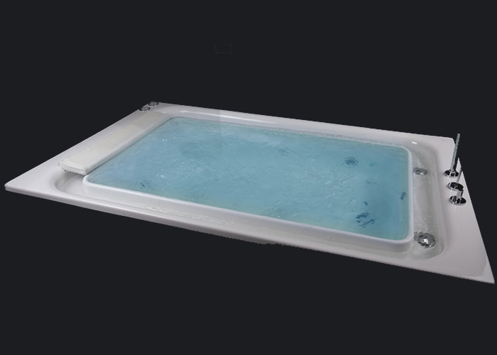 Honeymoon Overflow Bathtubs